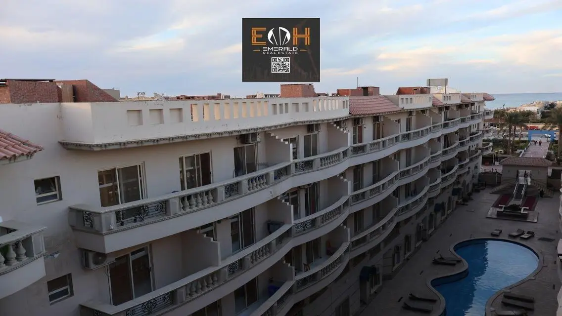 Luxury Apartment with Balcony and City View