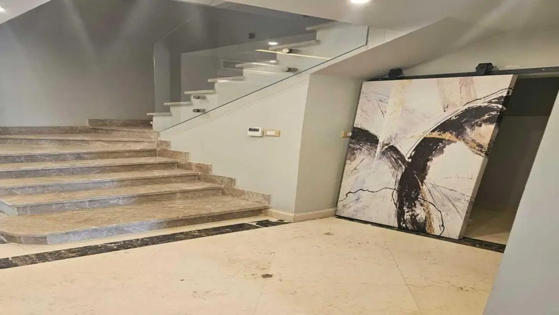 فيلا للايجار بموقع مميز فيو جاردن