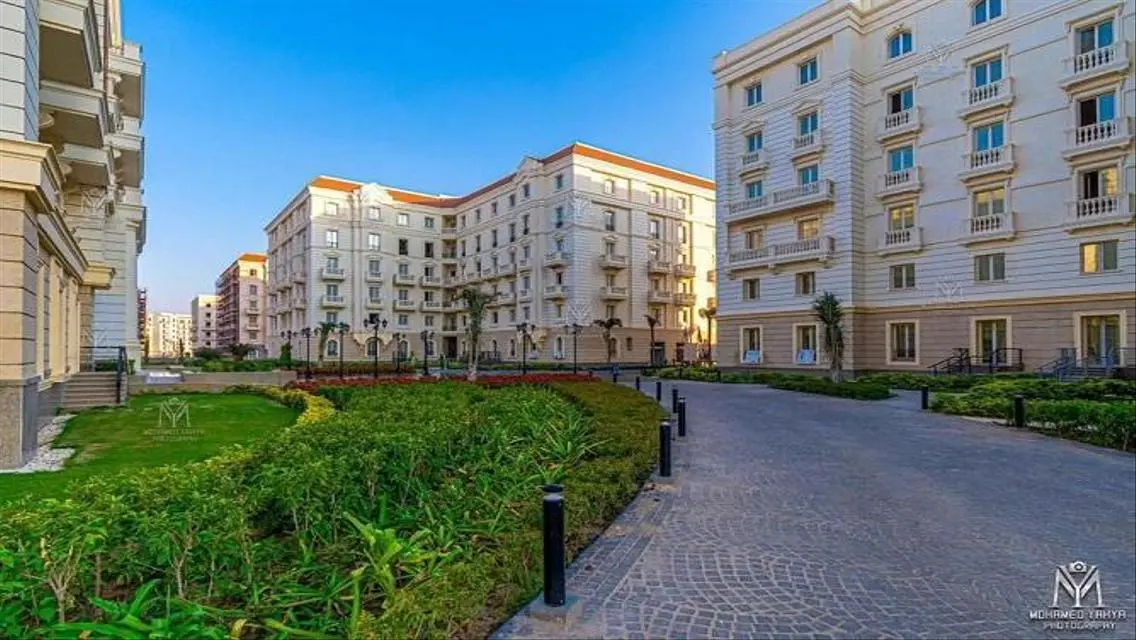 شقة متشطبة أستلام سنة في نيو جاردن سيتي بمقدم 5%