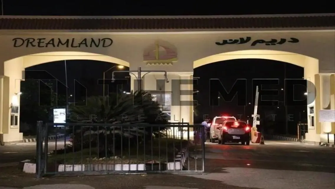 فيلا فاخرة للبيع بمسبح خاص وحديقة