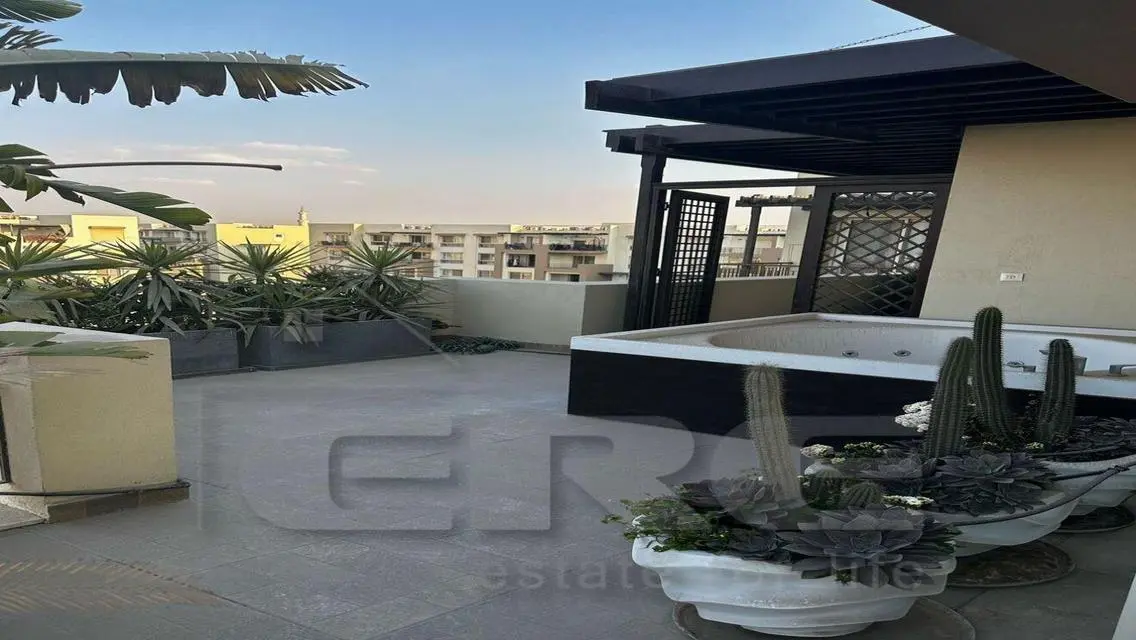 penthouse 414m with upgrade finishing  view golf