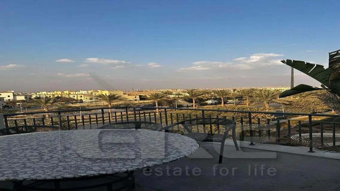 penthouse 414m with upgrade finishing  view golf