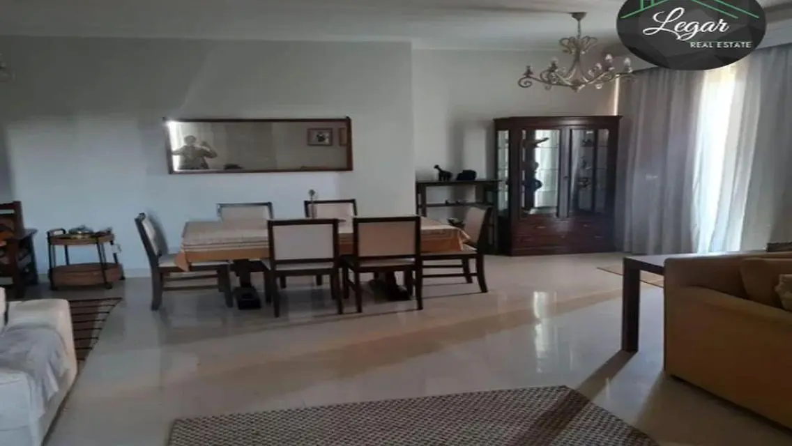 للايجار في بالم باركس شقه  مفروشه 3 نوم موقع مميز