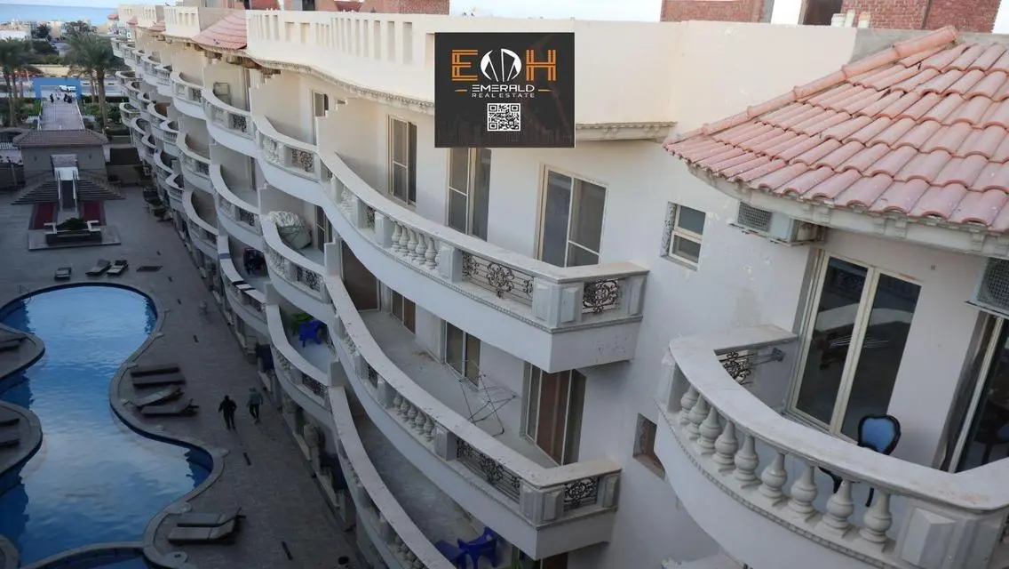 Luxury Apartment with Balcony and Shared Pool