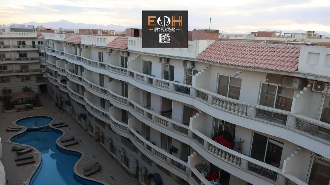 Luxury Apartment with Balcony and Shared Pool