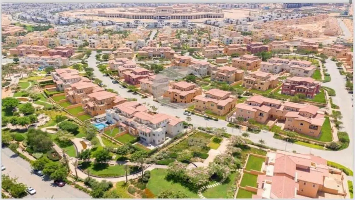 لفترة محدودة كورنر تاون هاوس  بالتقسيط علي 10سنوات