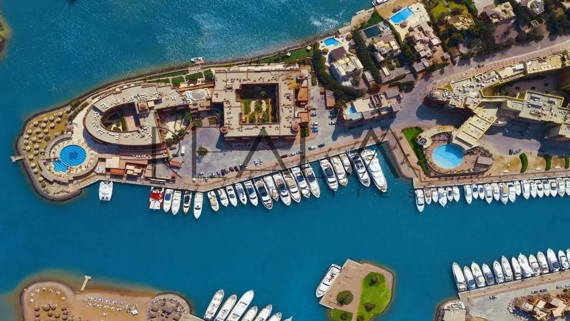 Sea view Apartment finished by Orascom w ACs|Gouna