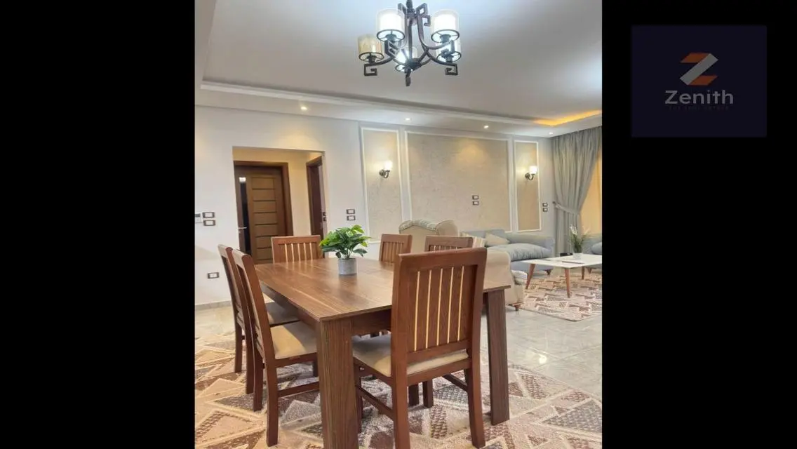 fully furnished apartment is located in Lake View