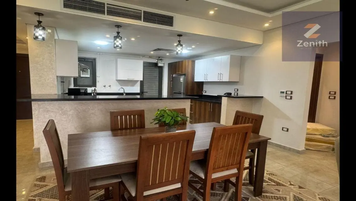 fully furnished apartment is located in Lake View