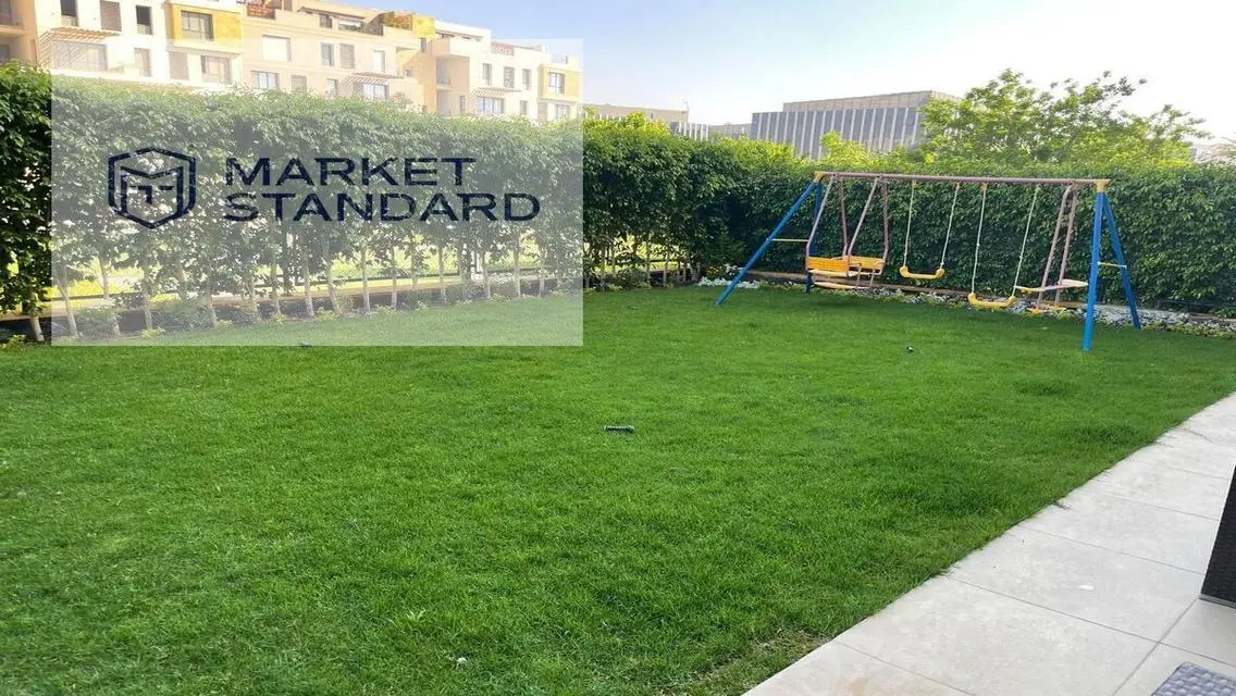 دوبلكس كامل التشطيب للإيجار بايست تاون بموقع مميز