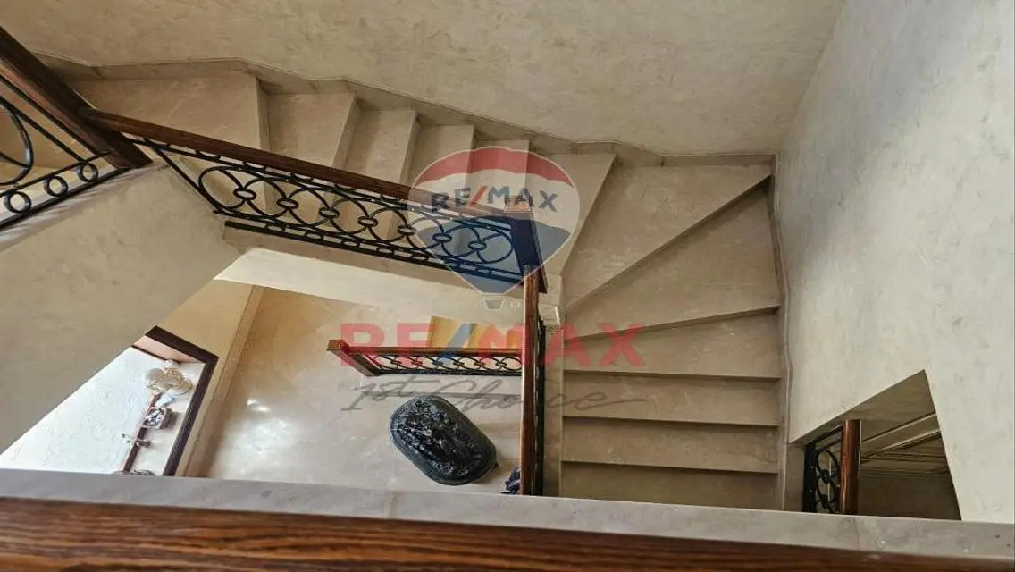 A Luxurious villa for sale in SWAN LAKE New Cairo