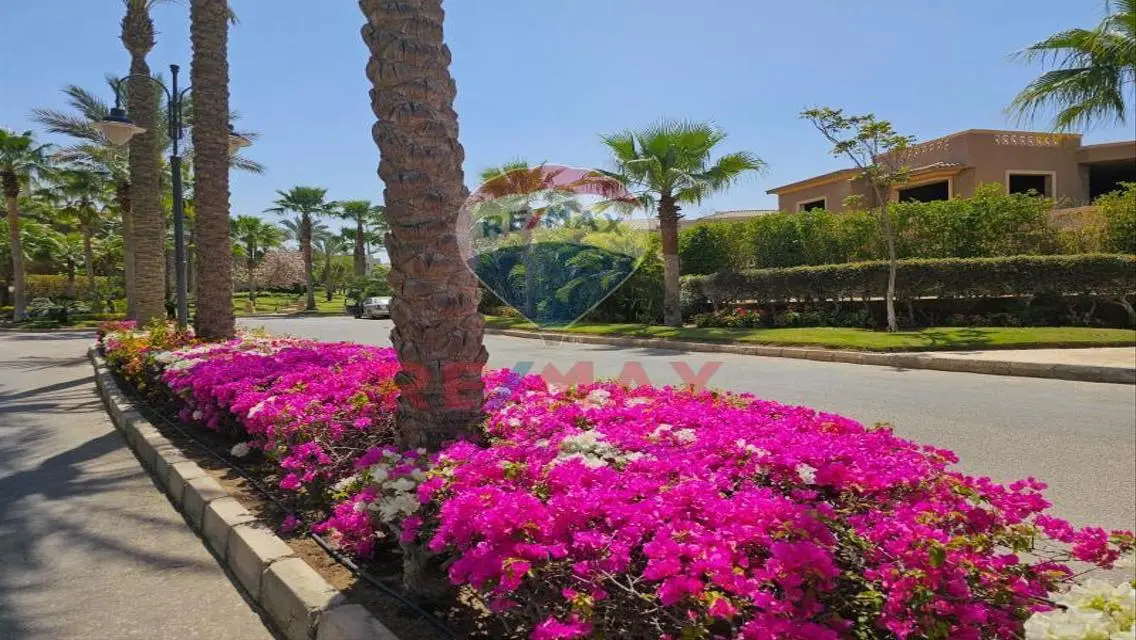 A Luxurious villa for sale in SWAN LAKE New Cairo
