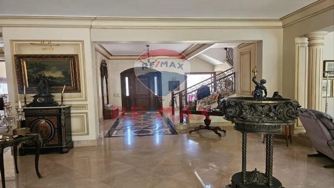 A Luxurious villa for sale in SWAN LAKE New Cairo