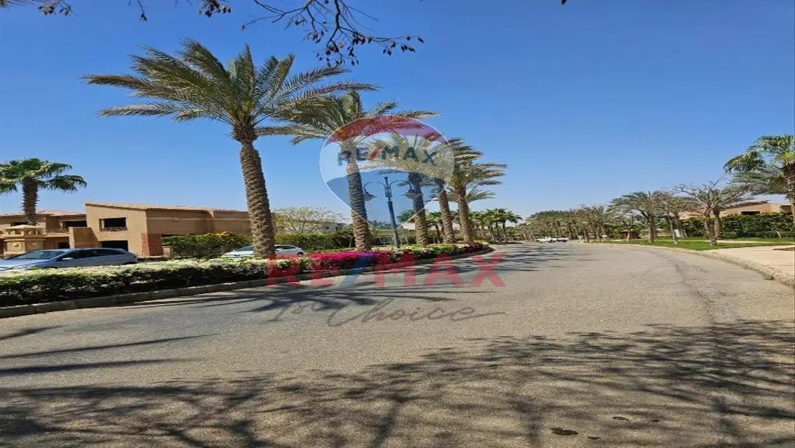 A Luxurious villa for sale in SWAN LAKE New Cairo