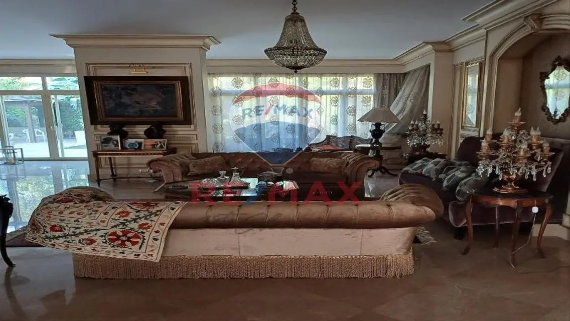 A Luxurious villa for sale in SWAN LAKE New Cairo