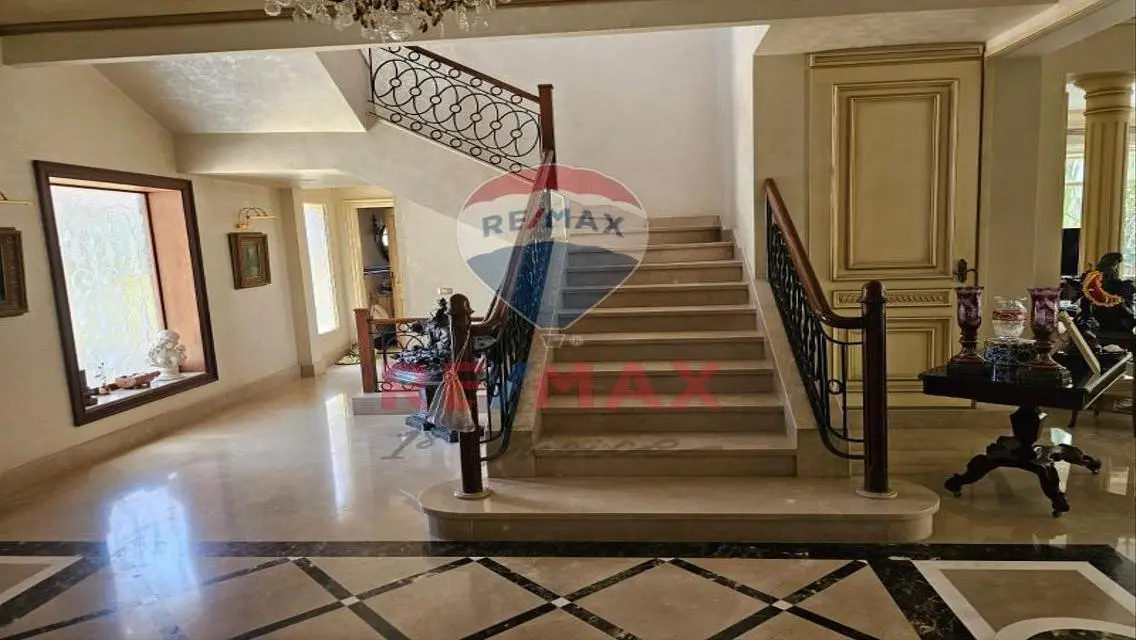 A Luxurious villa for sale in SWAN LAKE New Cairo
