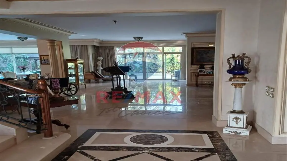 A Luxurious villa for sale in SWAN LAKE New Cairo