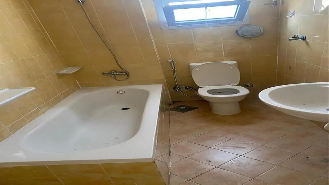 For rent, a 180-meter apartment, first residence,