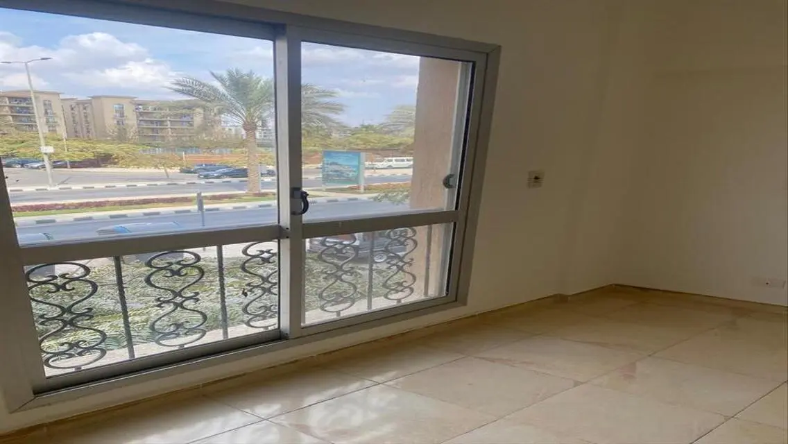 For rent, a 180-meter apartment, first residence,