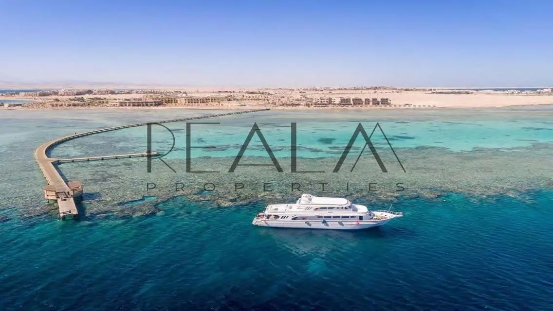 فيلا بموقع مميز جدا واطلالة مفتوحة في سوما باي