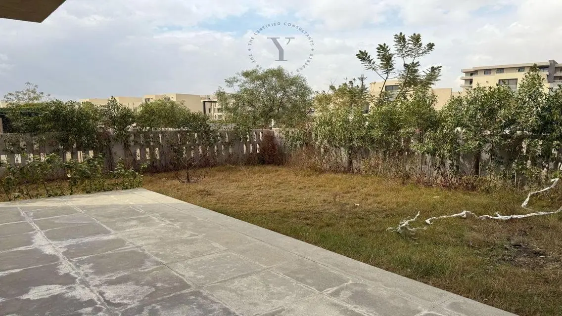 townhouse middle ready to move Al Burouj 295sqm