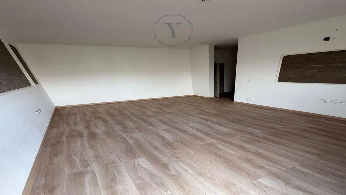 townhouse middle ready to move Al Burouj 295sqm