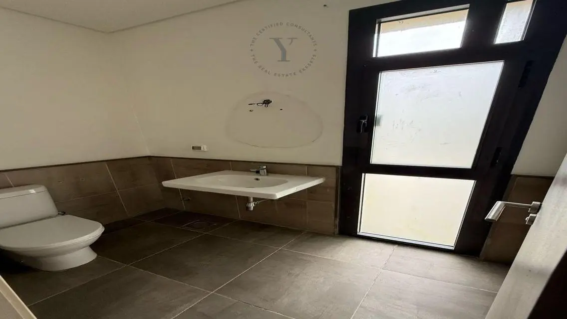 townhouse middle ready to move Al Burouj 295sqm