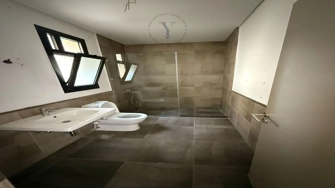 townhouse middle ready to move Al Burouj 295sqm