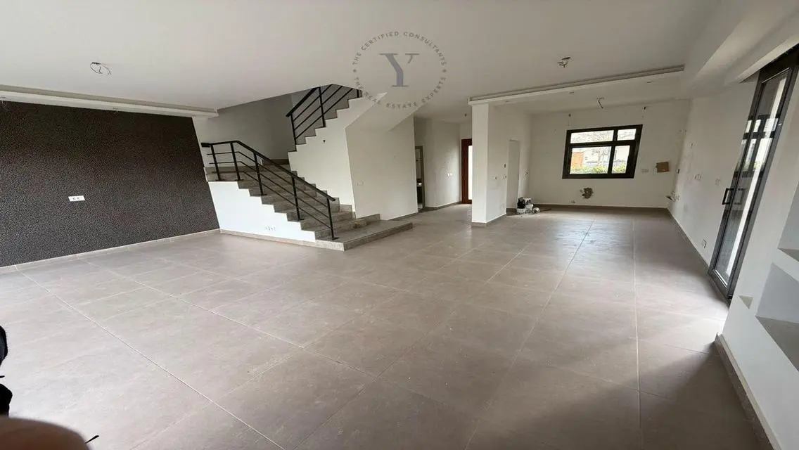 townhouse middle ready to move Al Burouj 295sqm