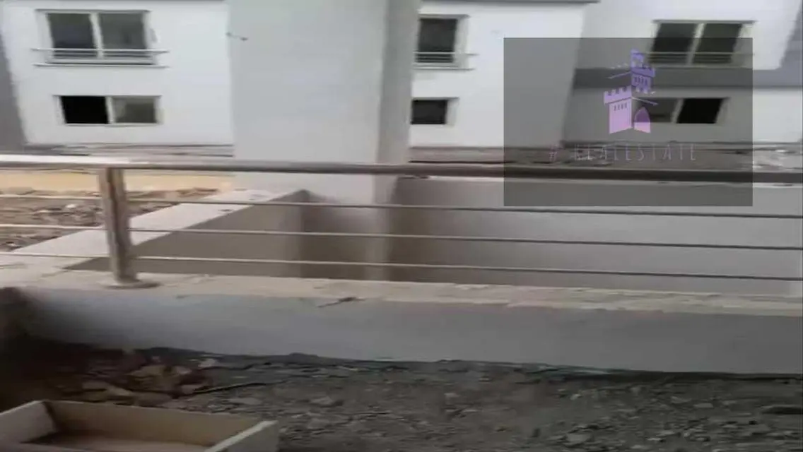 للبيع شقة كاملة المرافق فى كمبوند جامعة القاهرة