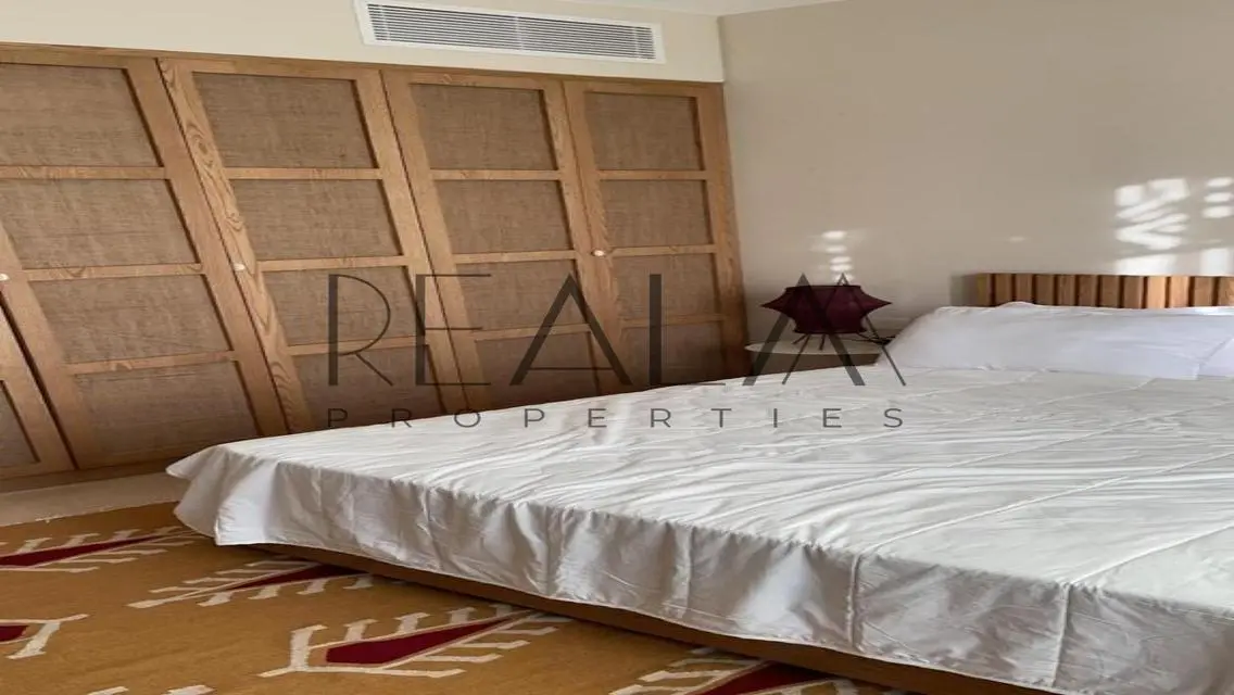 Chalet fully furnished with full sea view and roof