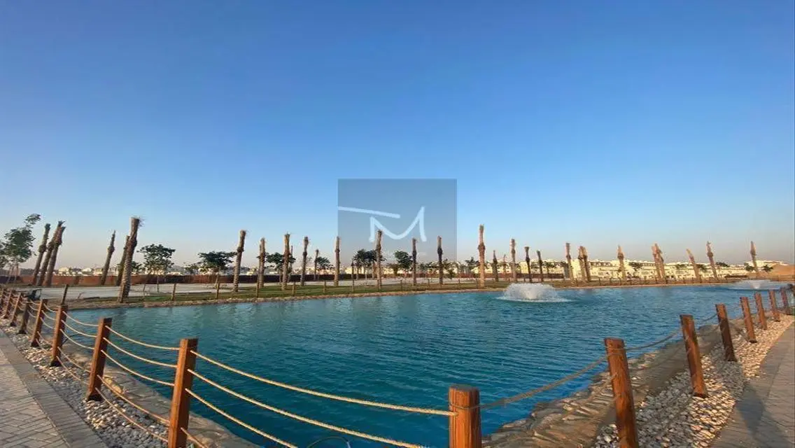فيلا فاخرة 8 غرف مع حديقة ومسبح خاص للبيع