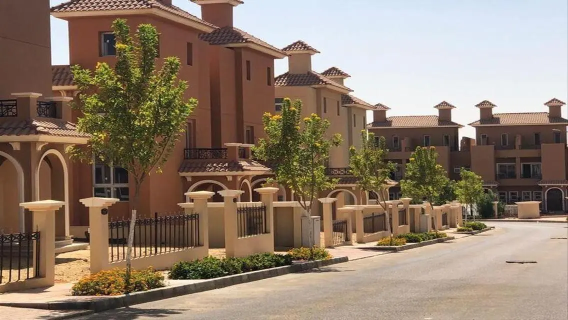 Villla for price Apart near Mall ofArabia over 12y