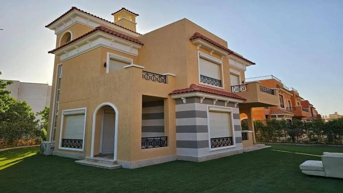 Villla for price Apart near Mall ofArabia over 12y