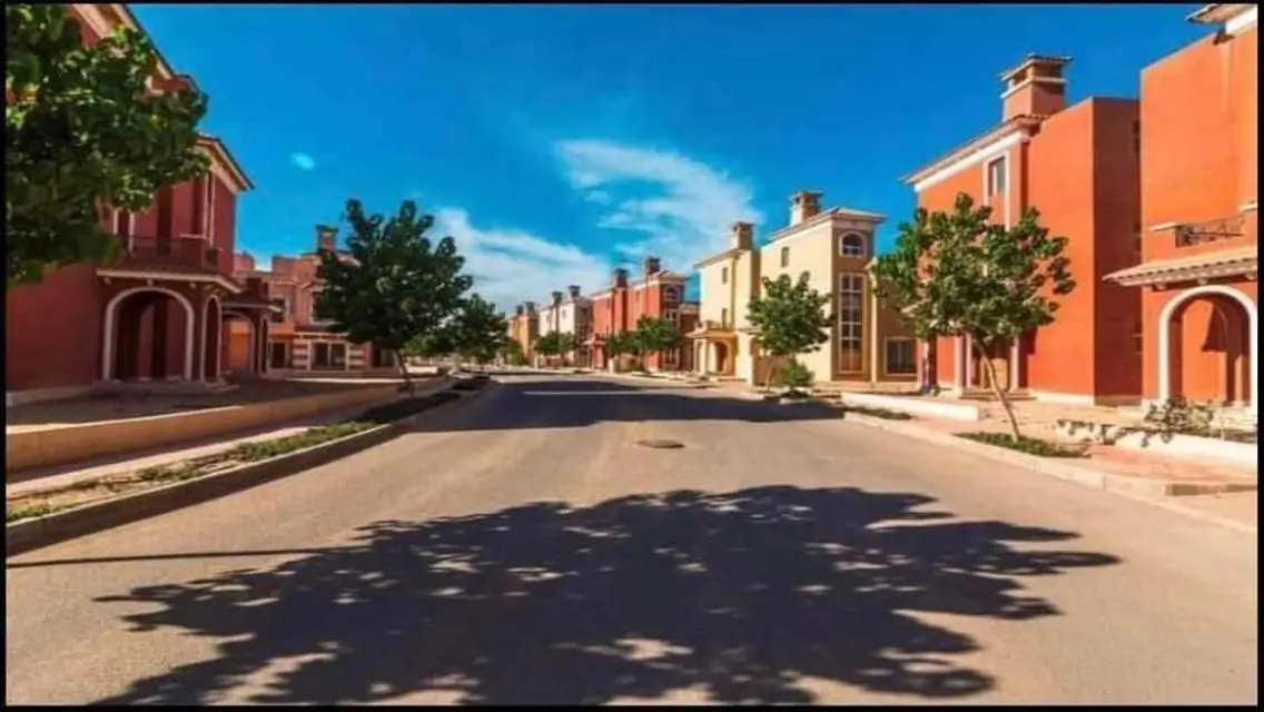 Villla for price Apart near Mall ofArabia over 12y