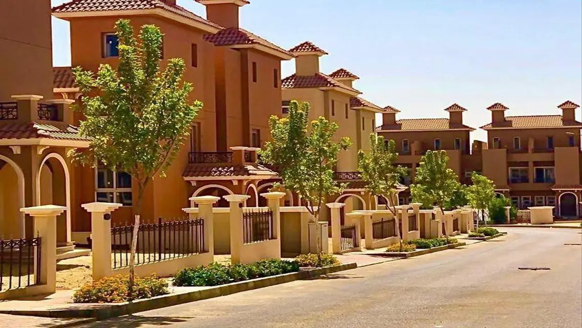 Villla for price Apart near Mall ofArabia over 12y
