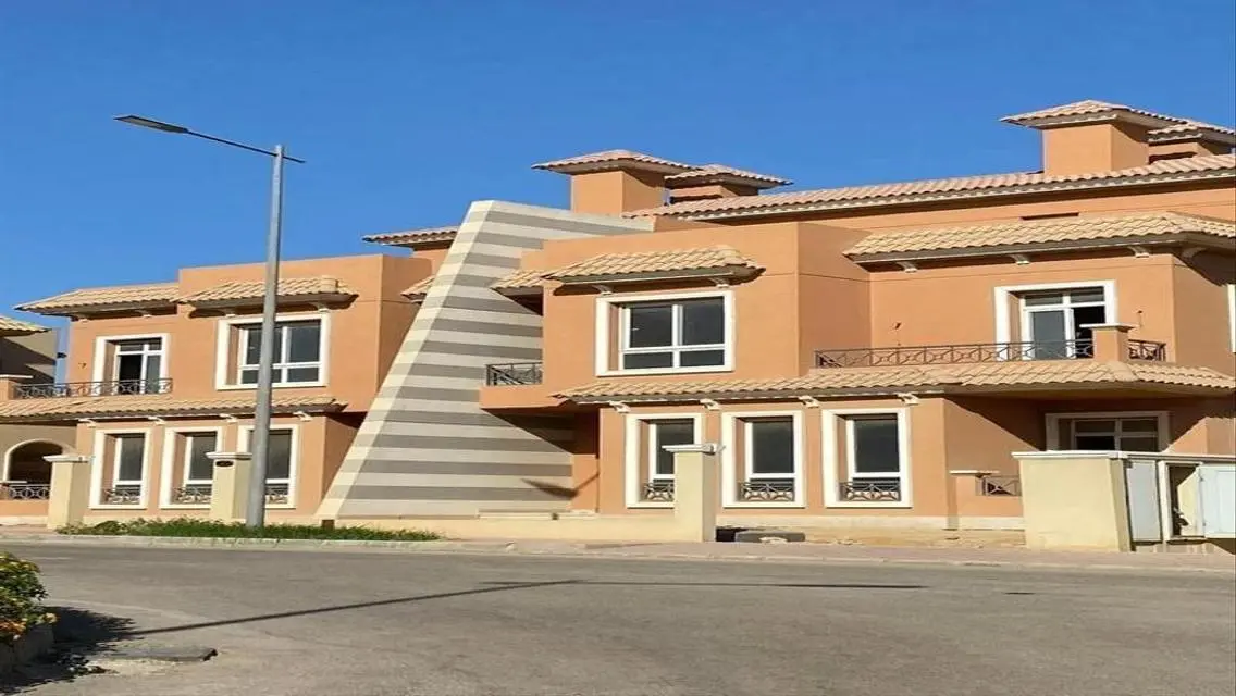 Villla for price Apart near Mall ofArabia over 12y