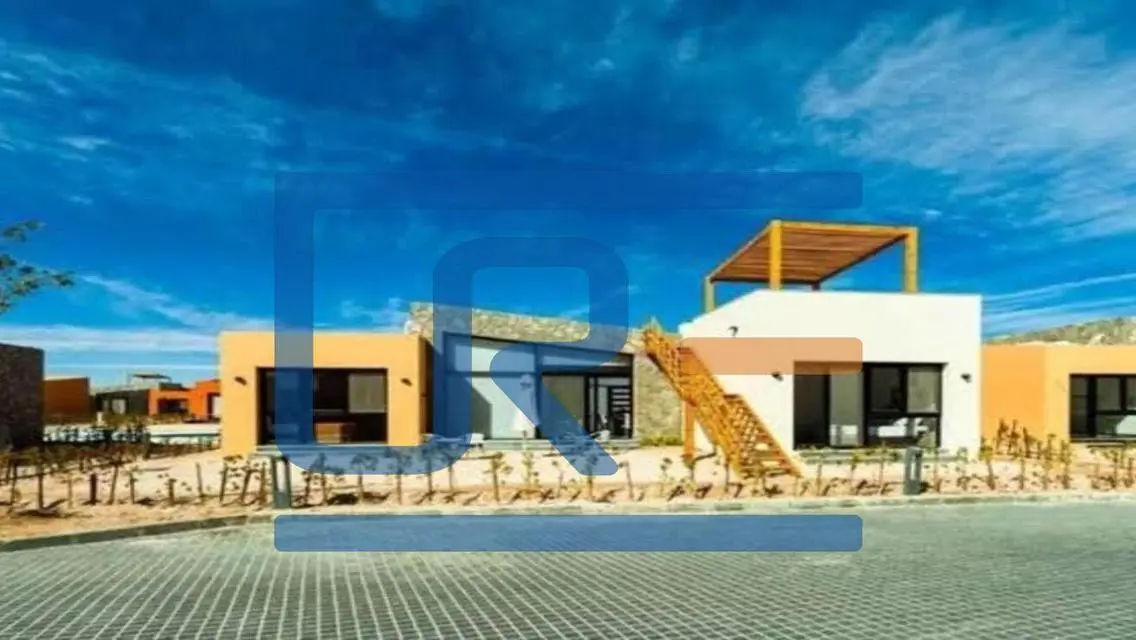 فيلا برووف متشطبة بالكامل للبيع- باي ويست سوما باي