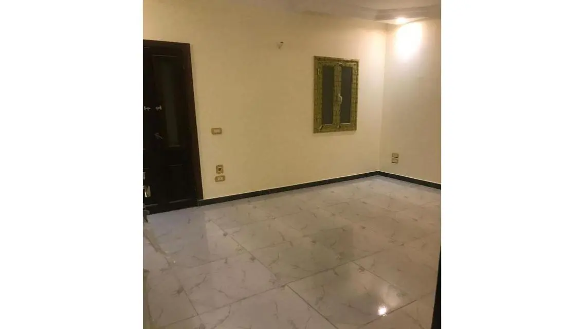 4 bed first use direct on 90 street modern finishi