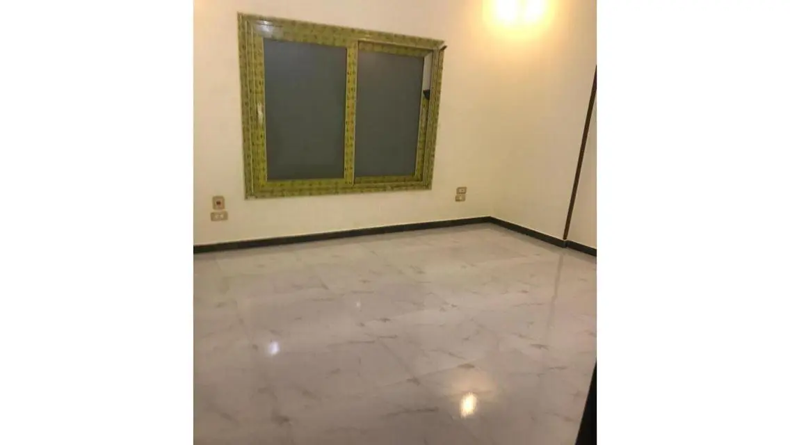 4 bed first use direct on 90 street modern finishi
