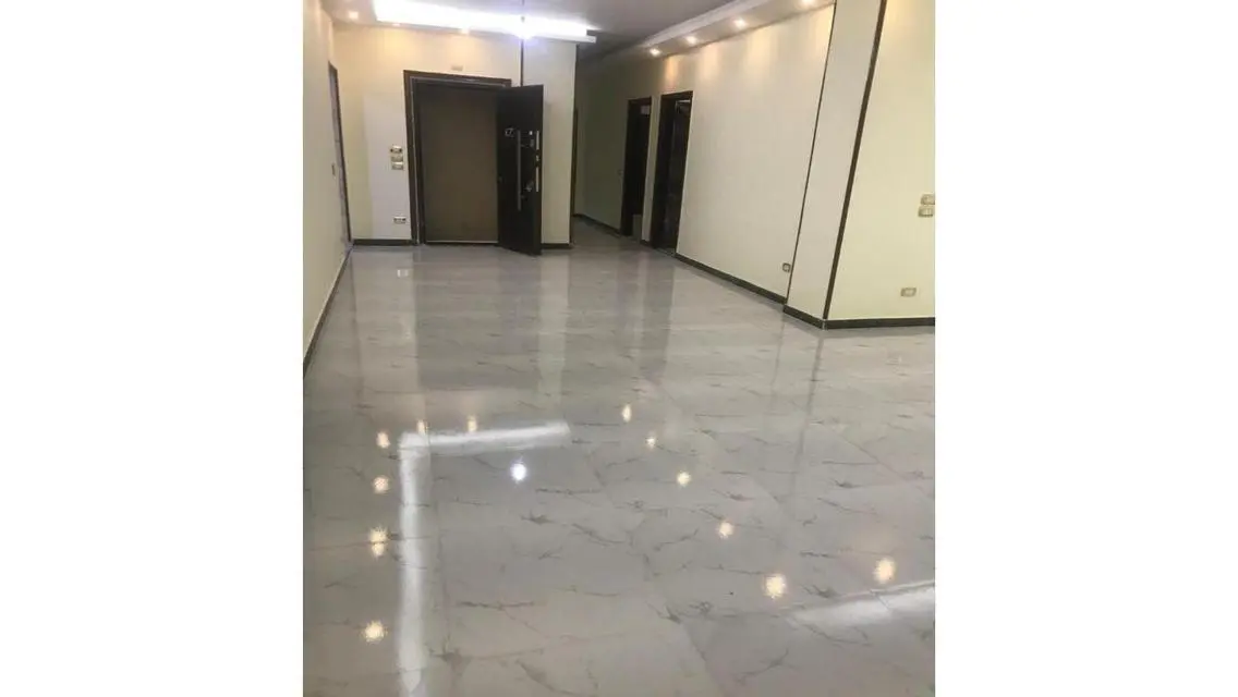 4 bed first use direct on 90 street modern finishi
