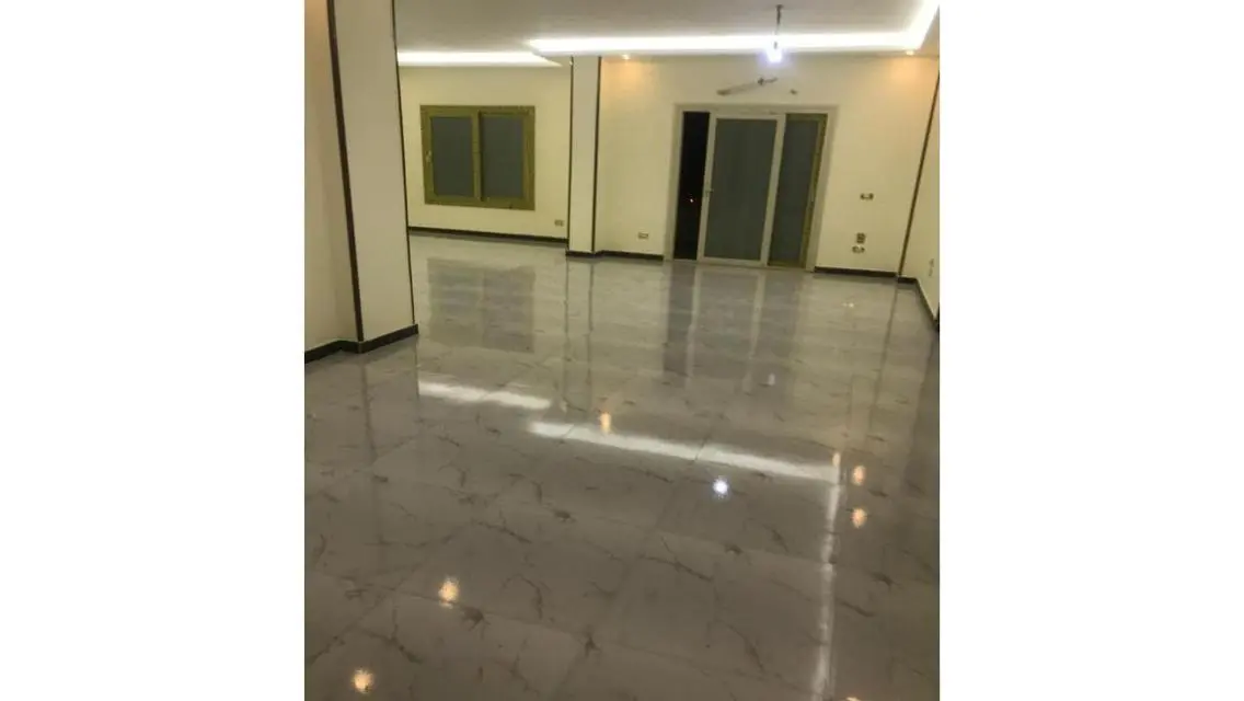 4 bed first use direct on 90 street modern finishi
