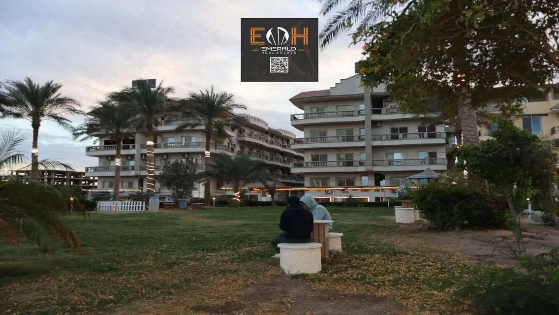 Luxury Apartment with Balcony and Shared Pool - 2632500 EGP