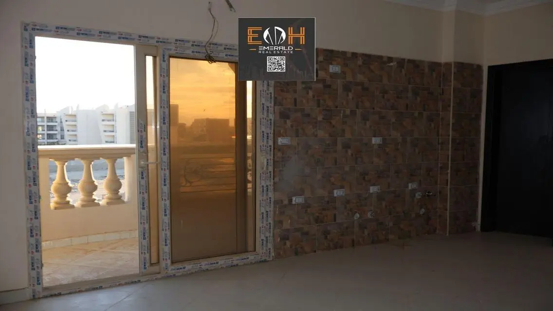 Stunning Apartment with Balcony and Scenic Views