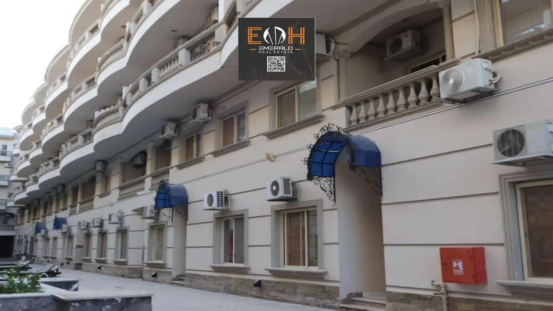 Stunning Apartment with Balcony and Scenic Views