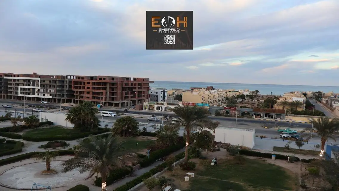 Stunning Apartment with Balcony and Scenic Views