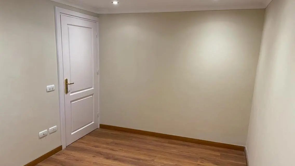 للايجارشقه في هايد بارك عمارات الCentervillمفروشه