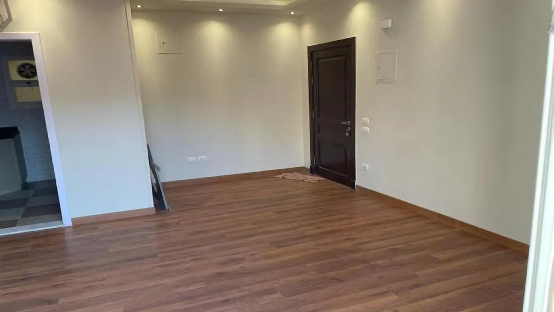 للايجارشقه في هايد بارك عمارات الCentervillمفروشه