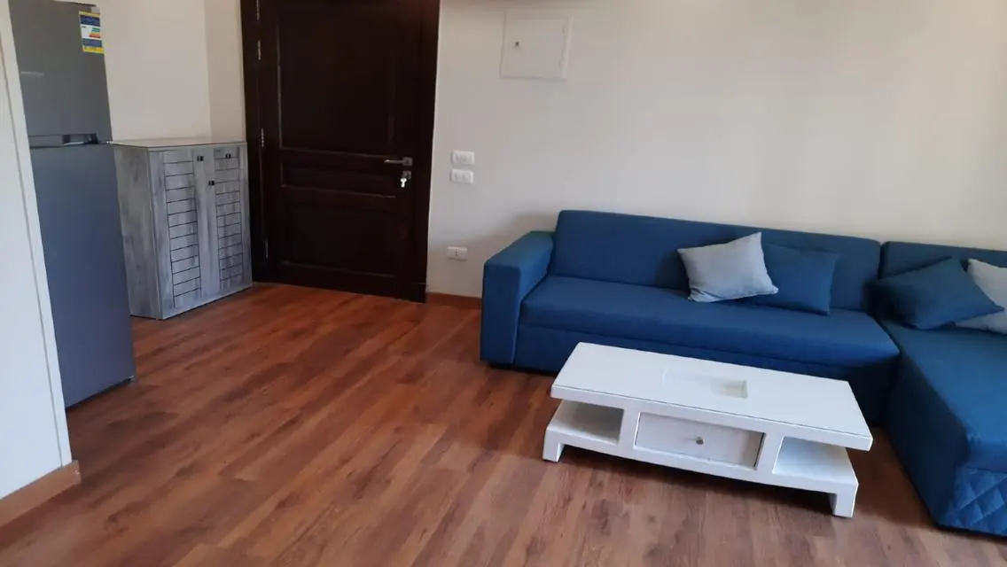 للايجارشقه في هايد بارك عمارات الCentervillمفروشه