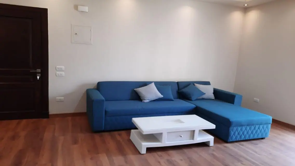 للايجارشقه في هايد بارك عمارات الCentervillمفروشه